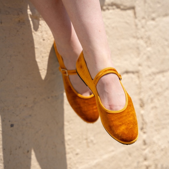 Mary Jane Velvet Flats in Mustard Yellow -size 10 - Picture 9 of 9